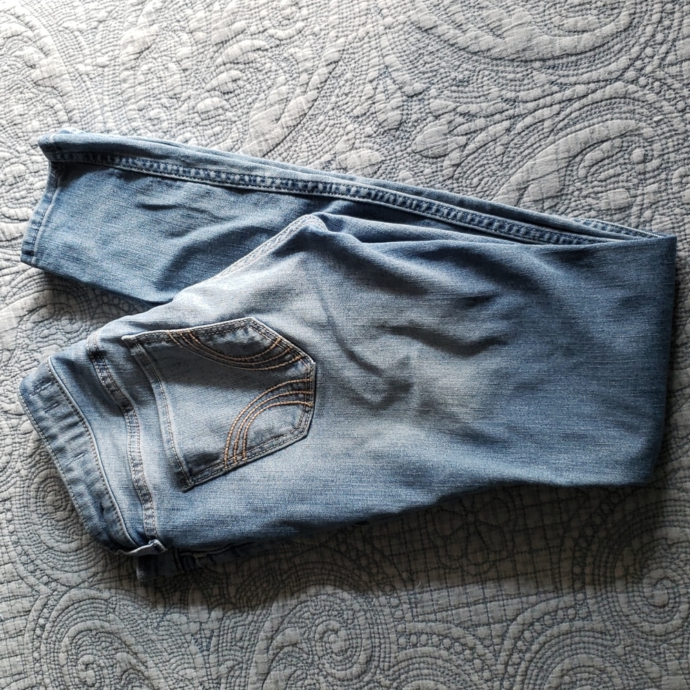 Hollister low rise super skinny light wash denim 3R W26, L30